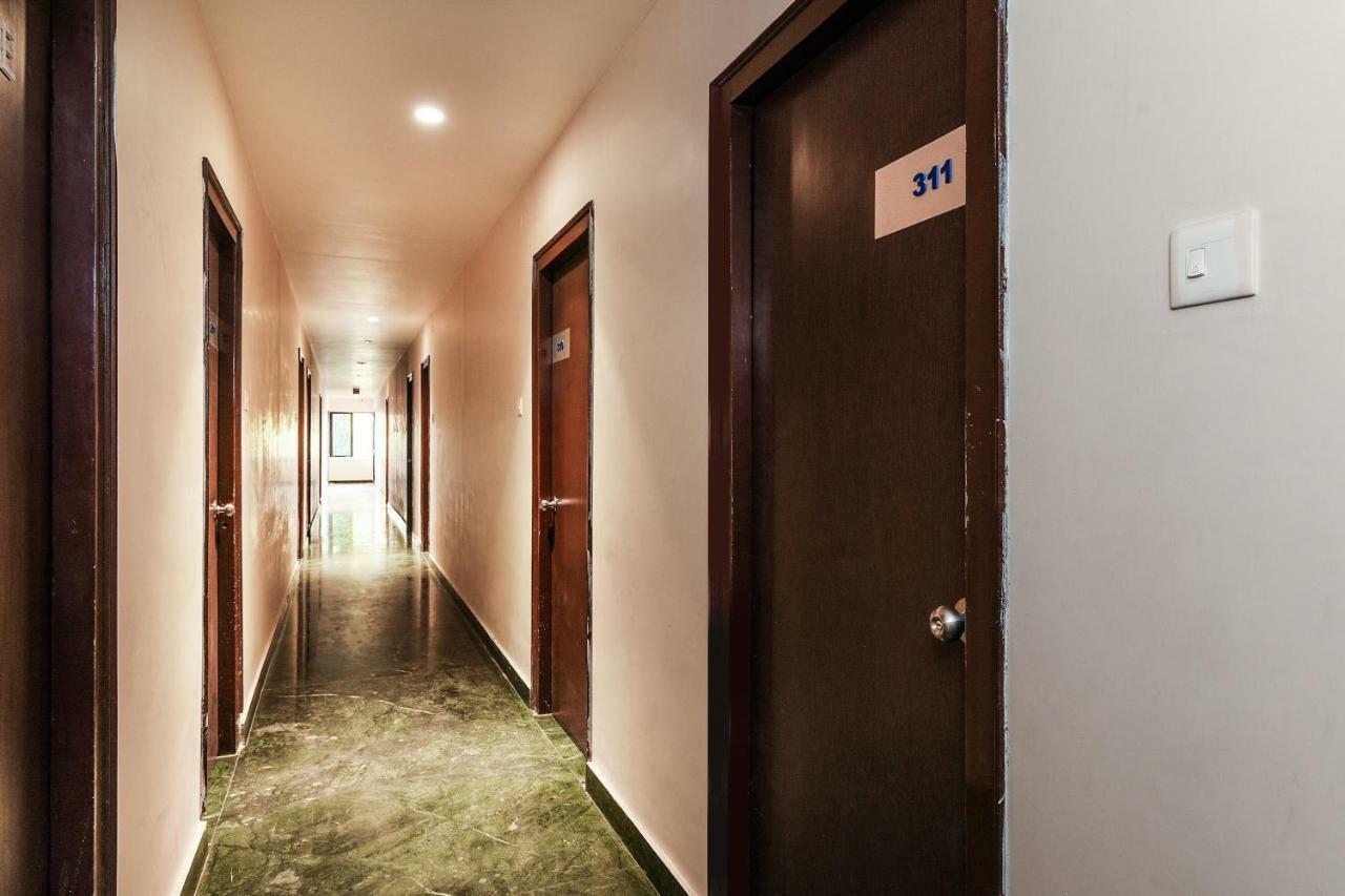 Oyo 28856 Manjeera Inn วิสาขปัตนัม ภายนอก รูปภาพ