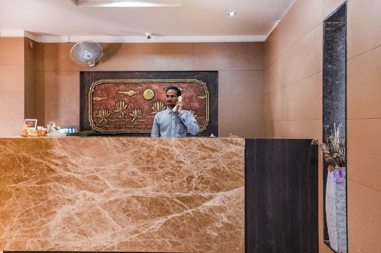 Oyo 28856 Manjeera Inn วิสาขปัตนัม ภายนอก รูปภาพ