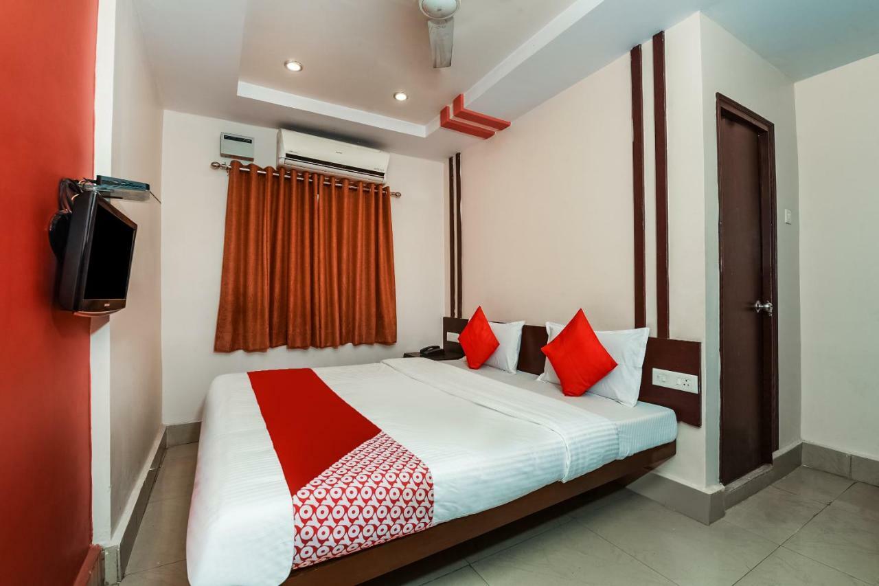 Oyo 28856 Manjeera Inn วิสาขปัตนัม ภายนอก รูปภาพ