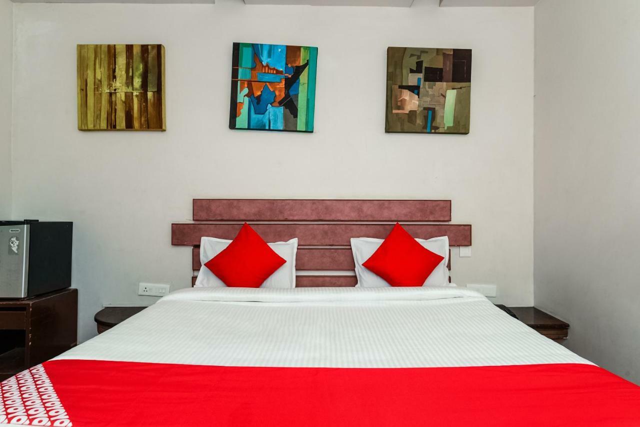 Oyo 28856 Manjeera Inn วิสาขปัตนัม ภายนอก รูปภาพ