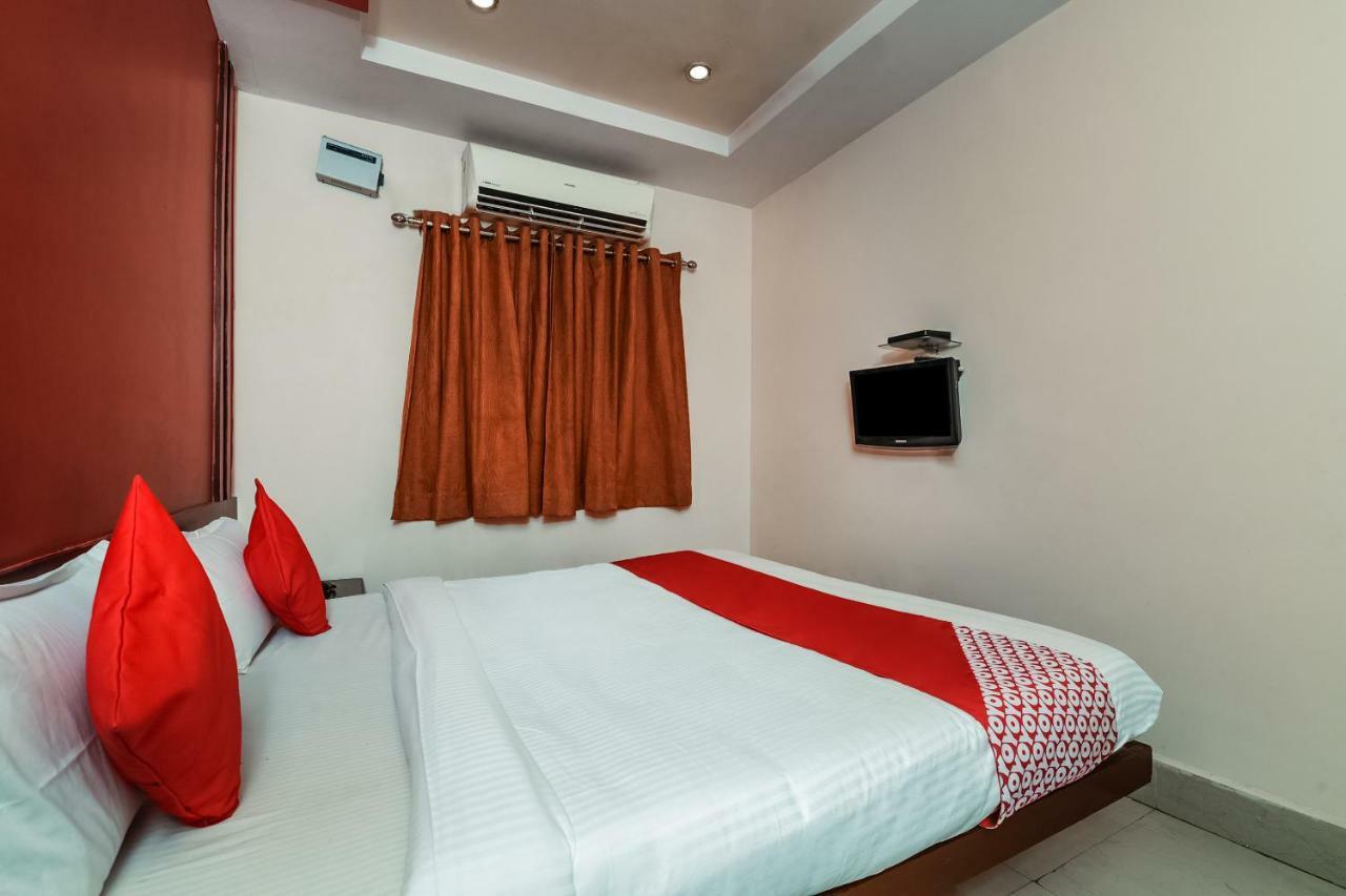Oyo 28856 Manjeera Inn วิสาขปัตนัม ภายนอก รูปภาพ