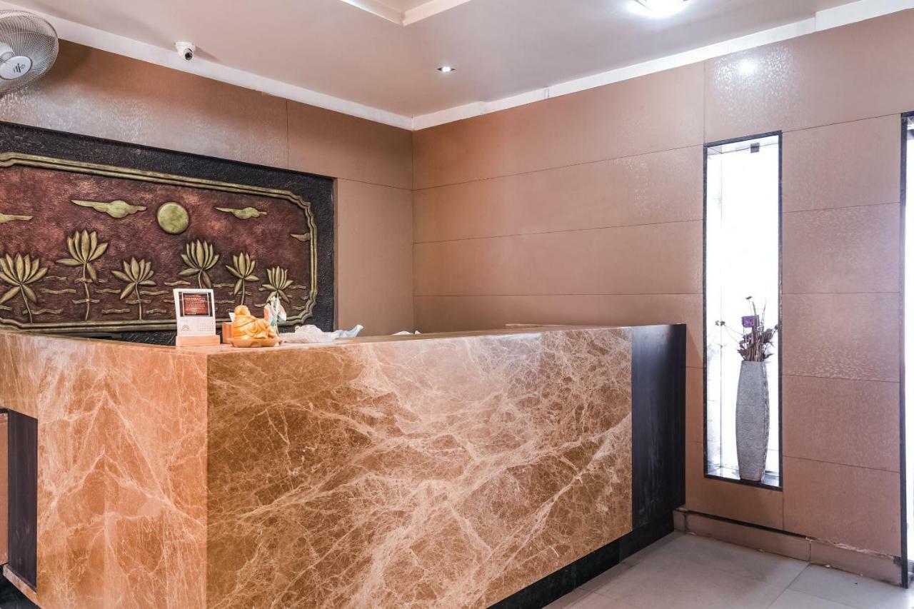 Oyo 28856 Manjeera Inn วิสาขปัตนัม ภายนอก รูปภาพ
