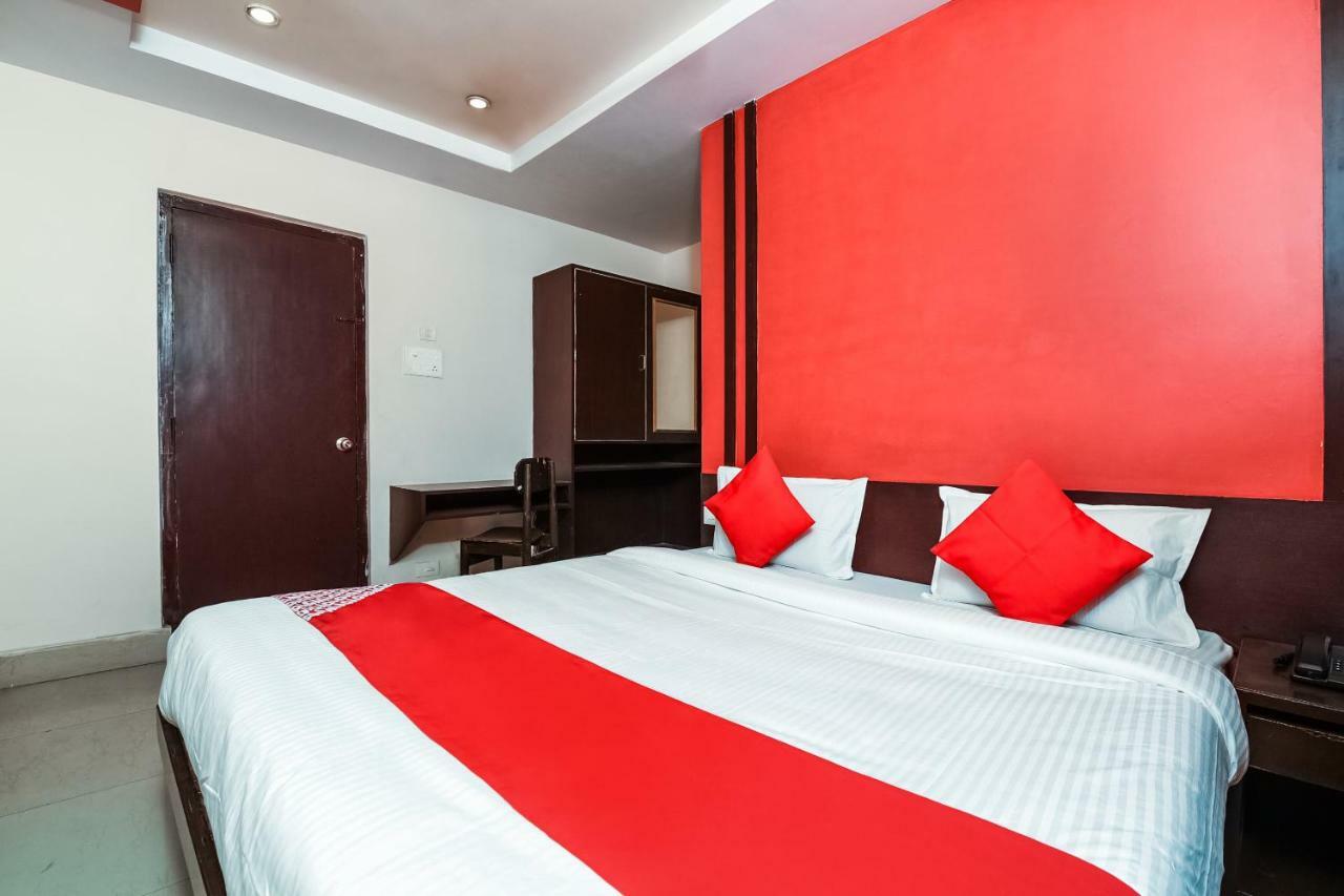 Oyo 28856 Manjeera Inn วิสาขปัตนัม ภายนอก รูปภาพ