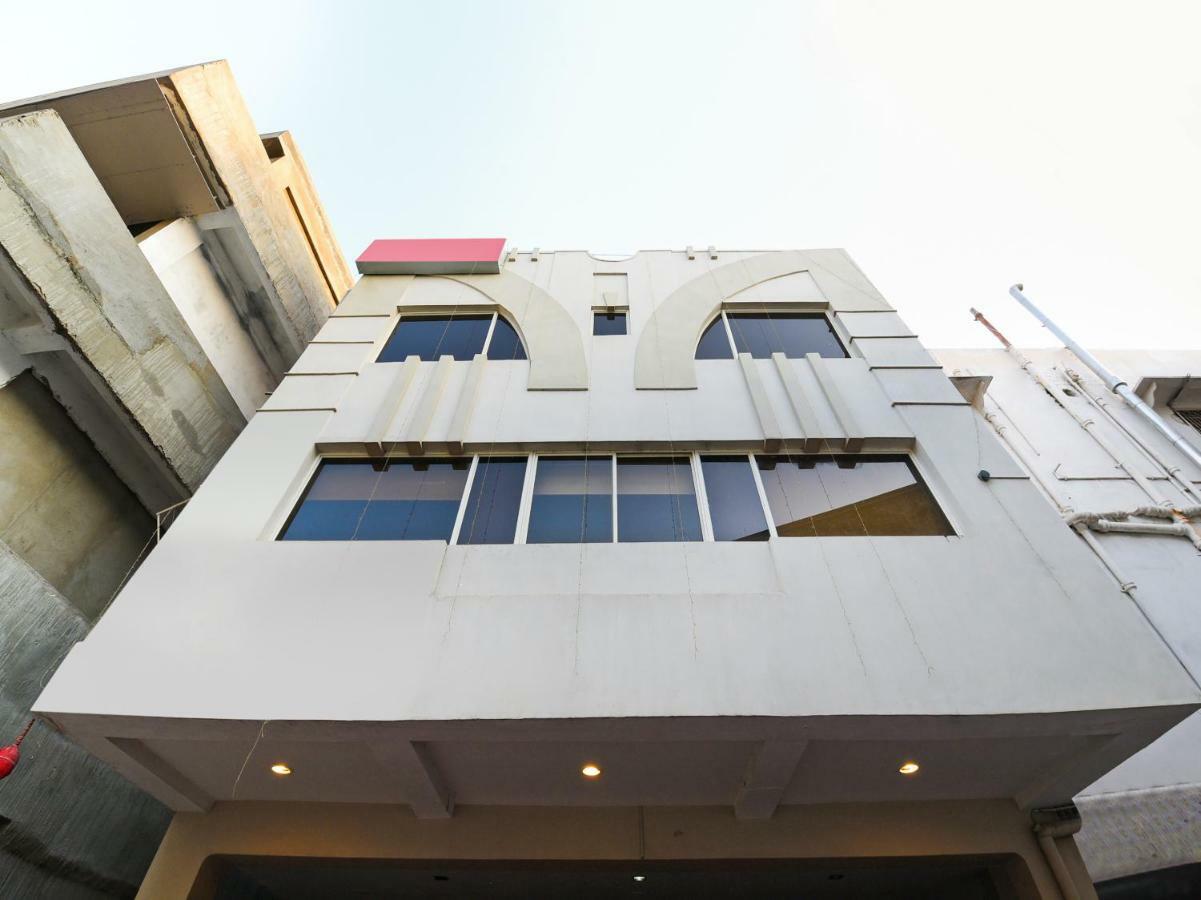 Oyo 28856 Manjeera Inn วิสาขปัตนัม ภายนอก รูปภาพ