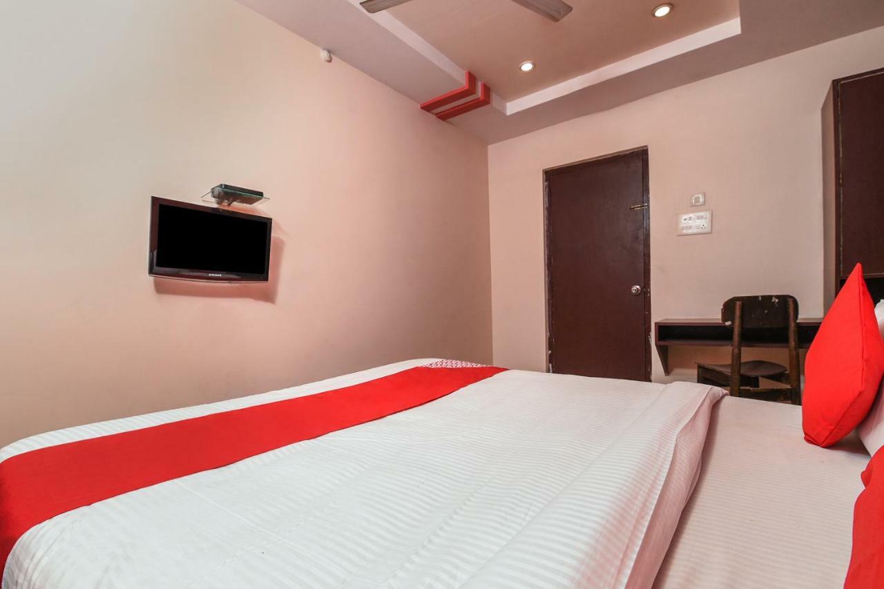 Oyo 28856 Manjeera Inn วิสาขปัตนัม ภายนอก รูปภาพ