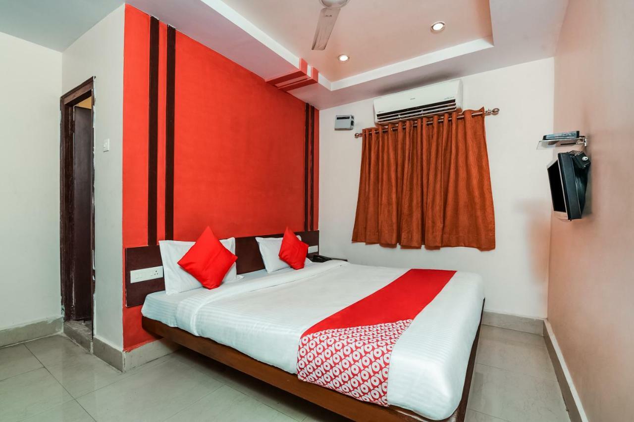 Oyo 28856 Manjeera Inn วิสาขปัตนัม ภายนอก รูปภาพ