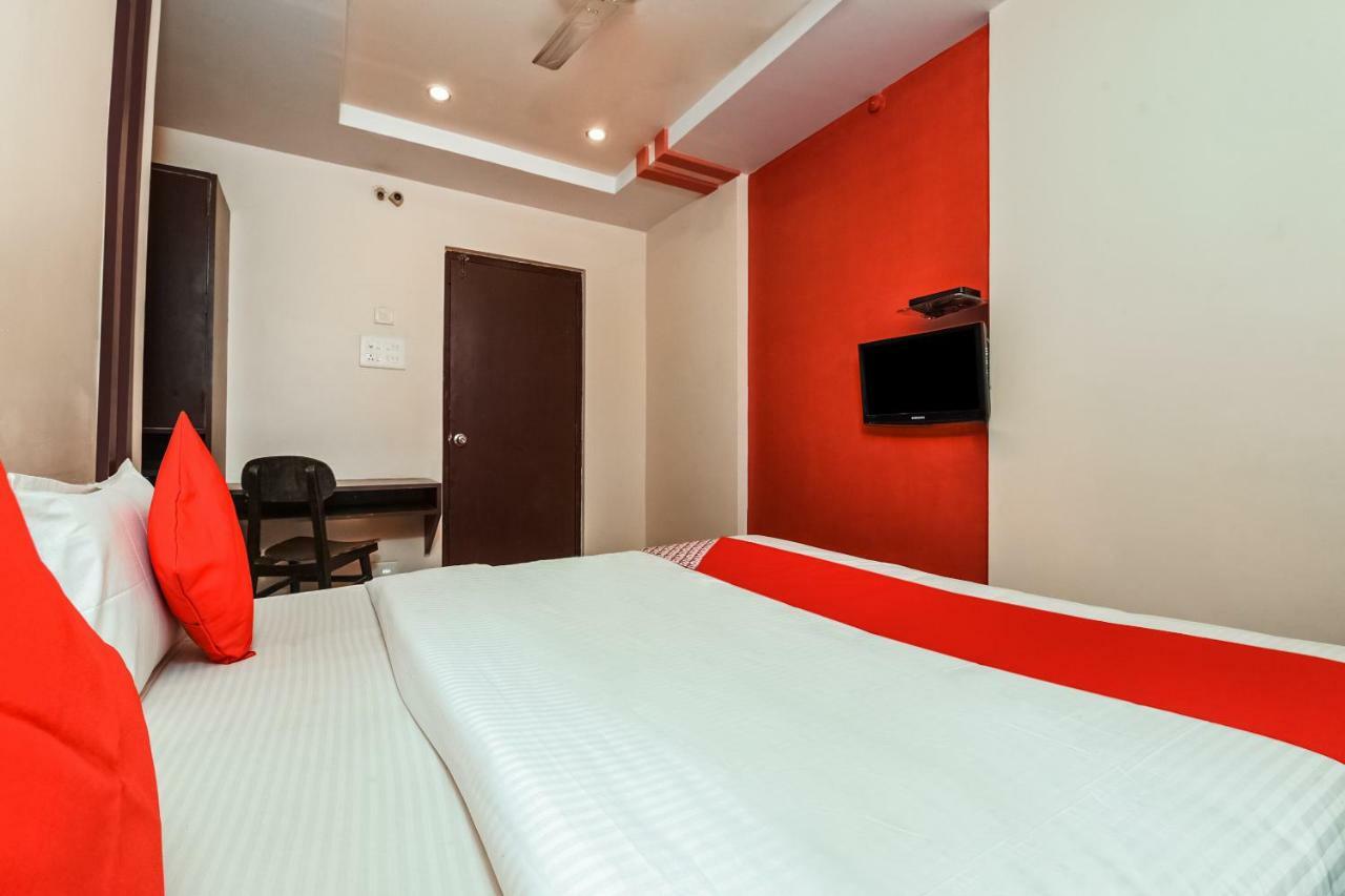 Oyo 28856 Manjeera Inn วิสาขปัตนัม ภายนอก รูปภาพ
